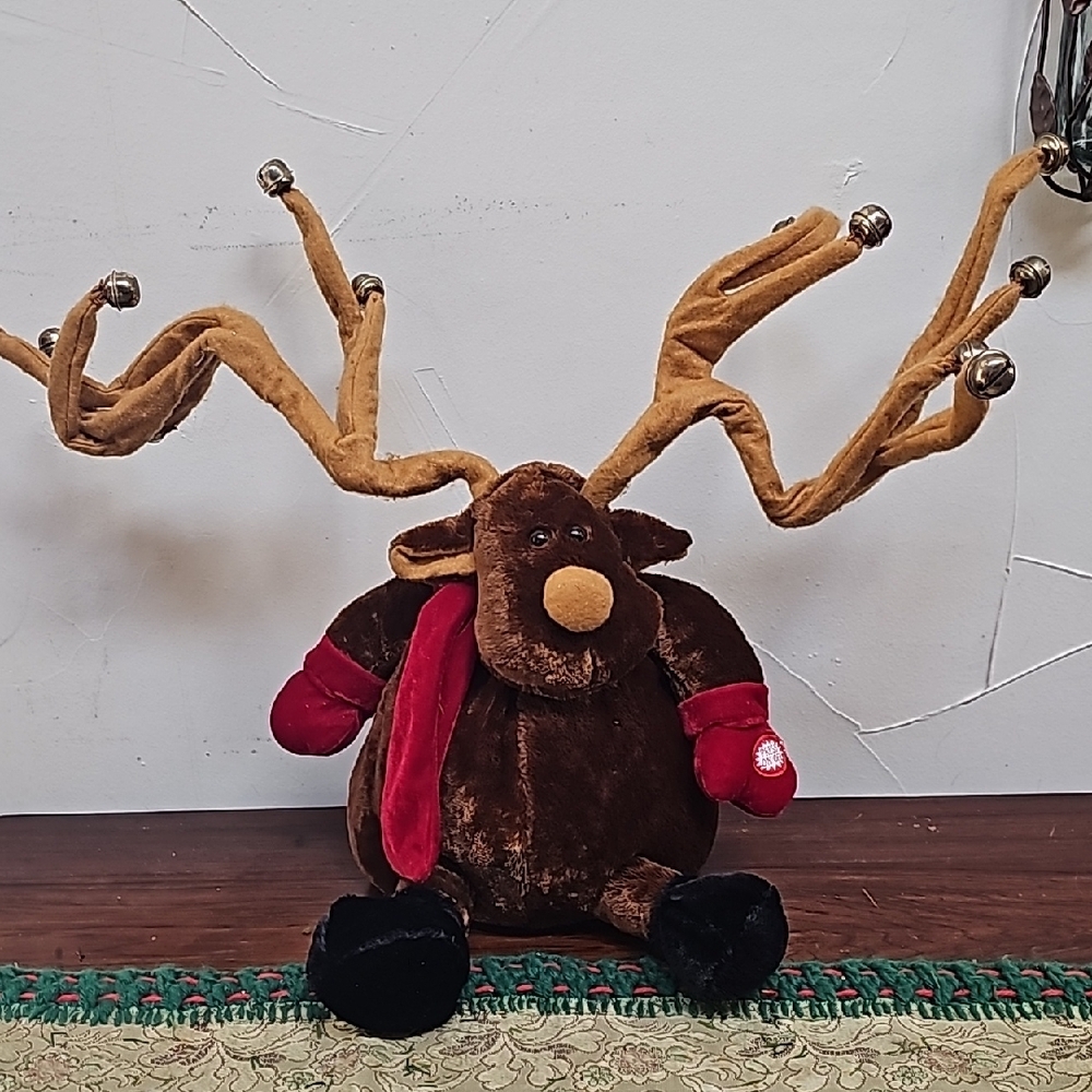 Vintage DanDee Singing Dancing Musical Stuffed Plush Christmas Reindeer